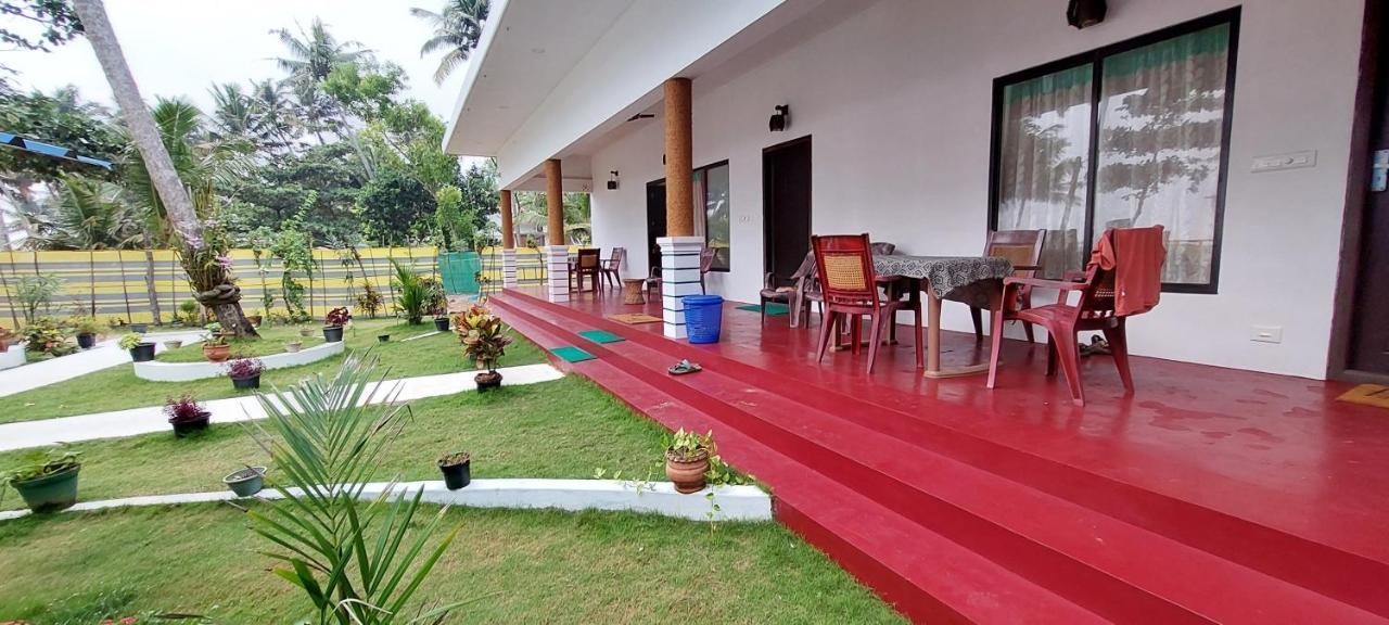 Marari Phoenix Beach Homestay Mararikulam Exterior photo