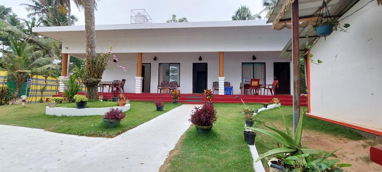 Marari Phoenix Beach Homestay Mararikulam Exterior photo