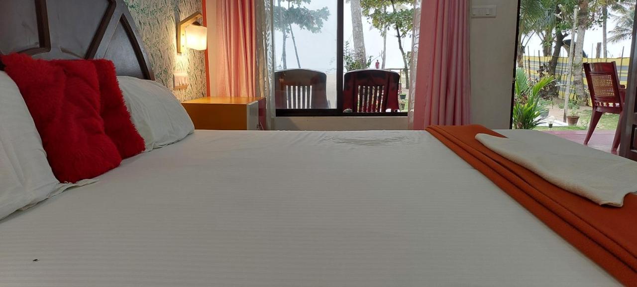 Marari Phoenix Beach Homestay Mararikulam Exterior photo
