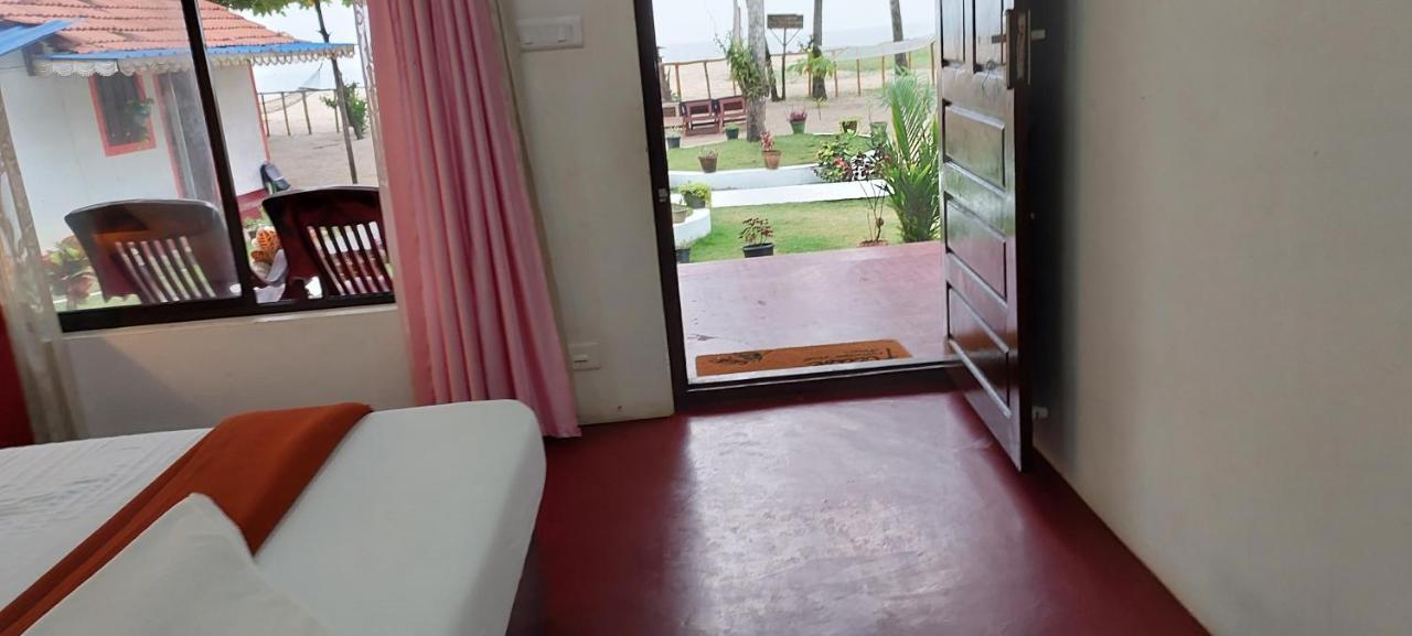 Marari Phoenix Beach Homestay Mararikulam Exterior photo