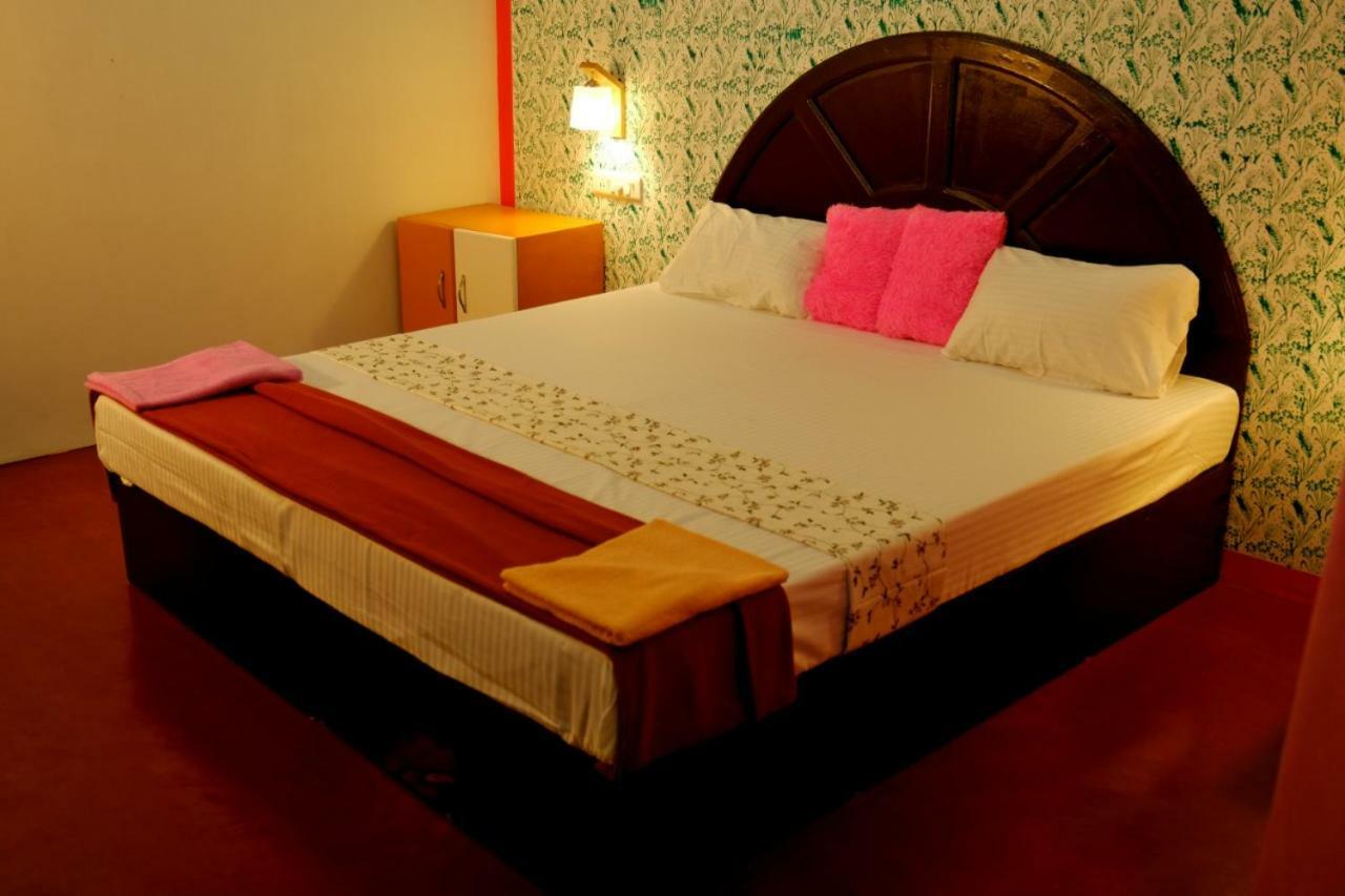 Marari Phoenix Beach Homestay Mararikulam Exterior photo
