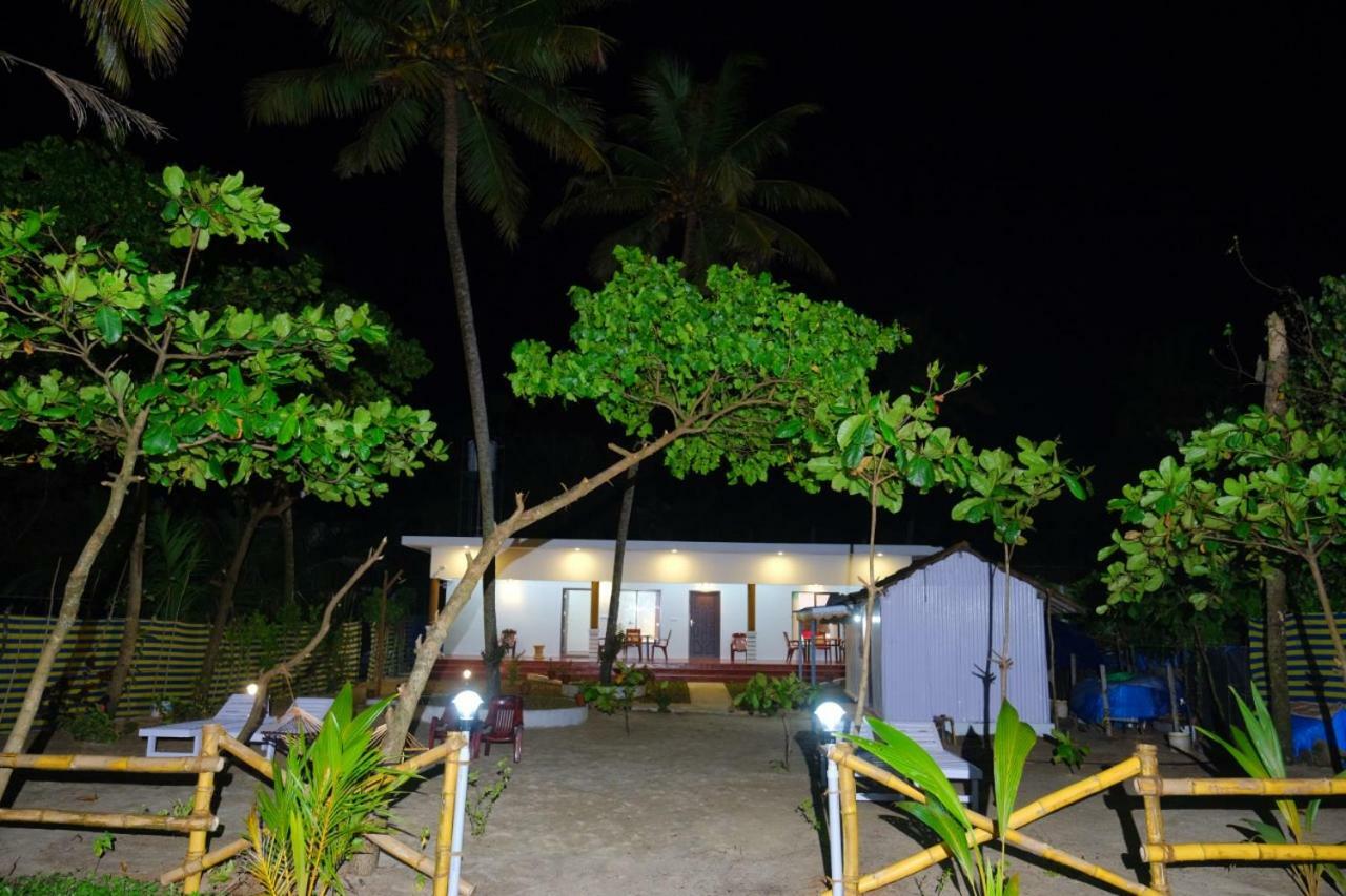 Marari Phoenix Beach Homestay Mararikulam Exterior photo